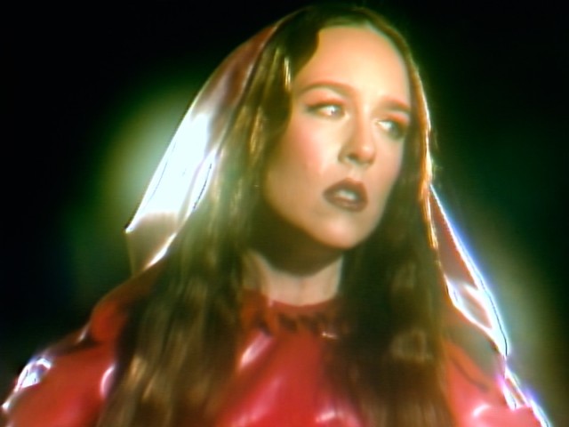 Allie X - Galina [ft. Empress Of] (Official Video)