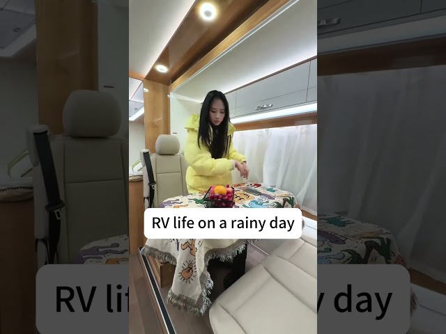 It's raining again, let's pack up the RV quickly.