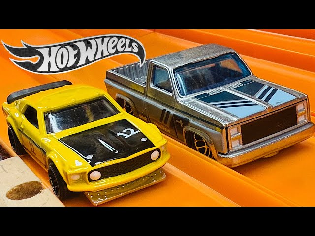 Silver Logo Hot Wheels Raceday!