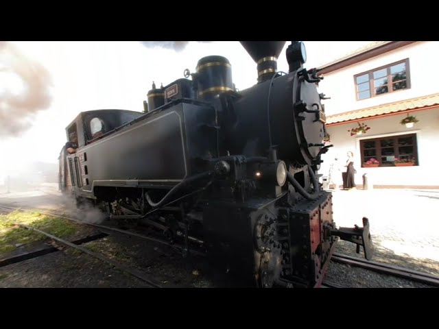 Mocanita Maramures 3D VR180 - steam engine mountain train departure