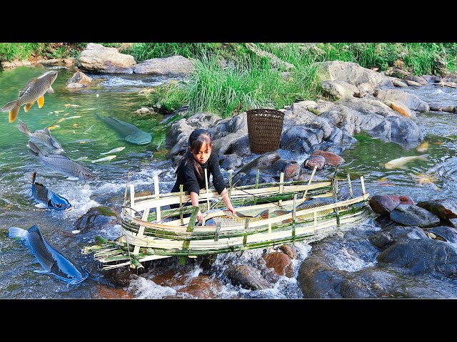 How to harvest giant fish from a primitive fish trap make from bamboo tubes & go to market sell