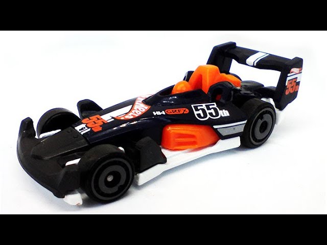 HW-4-TRAC Hot Wheels race car model