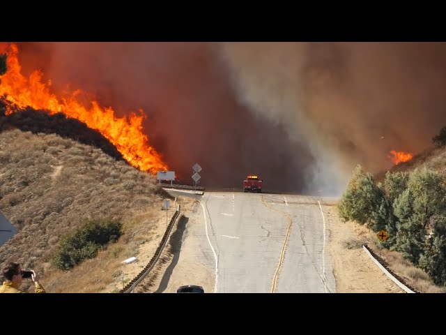 MASSIVE FLAMES | 9000 ACRE #Hughes Fire in Castaic