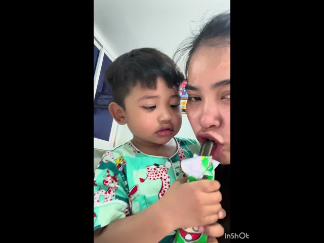 មកពីទិញសារ៉ាយ #lifestyle#funnybaby#funny #funnyclips #cute #funnyvideos #baby  #cutebaby#eatting