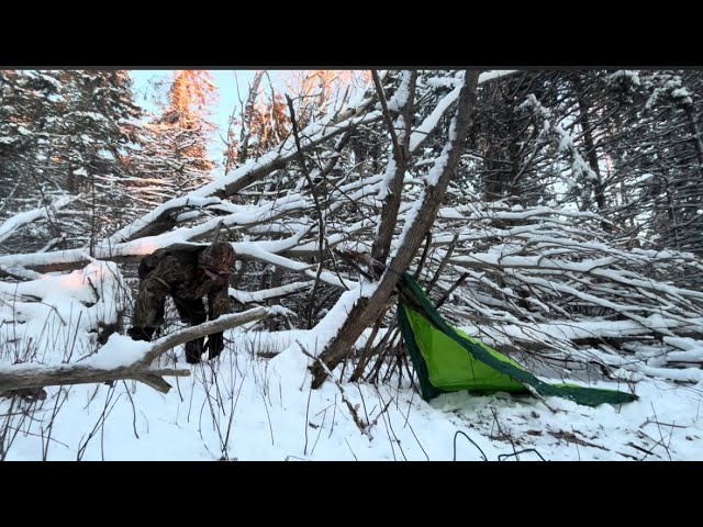 Building shelter and fire in extreme -18° weather