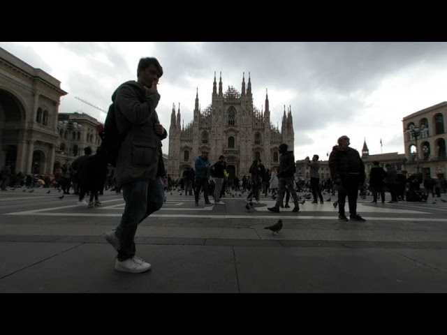 VR180 | 2018 Duomo | Pigeon Whisperer