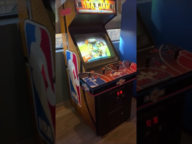 From Burgers to BurgerTime & Brews to Brutalities: 60 sec tour of 1UP Arcade Bar Greenwood in Denver