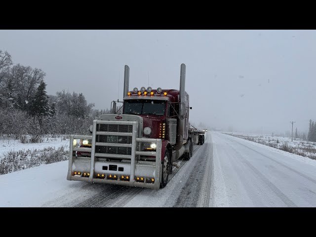 Trucking in a snowstorm ❄️ ❄️ 12 hour drive