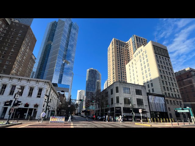 🤶🎄 Christmas in Houston, Texas - 4K Downtown Walking Tour on Christmas eve