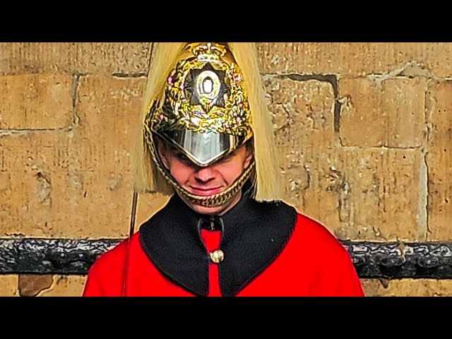 King's Guard LAUGHS as visitor from NYC asks him a question at Horse Guards. I ask why!