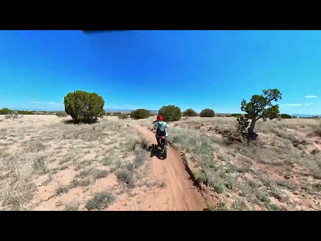 CRF150R & YZ450F taking it easy on desert trails. Deep Track Cassandra