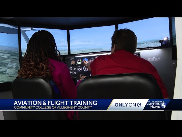 Flight simulator in CCAC aviation program offers hands-on experience