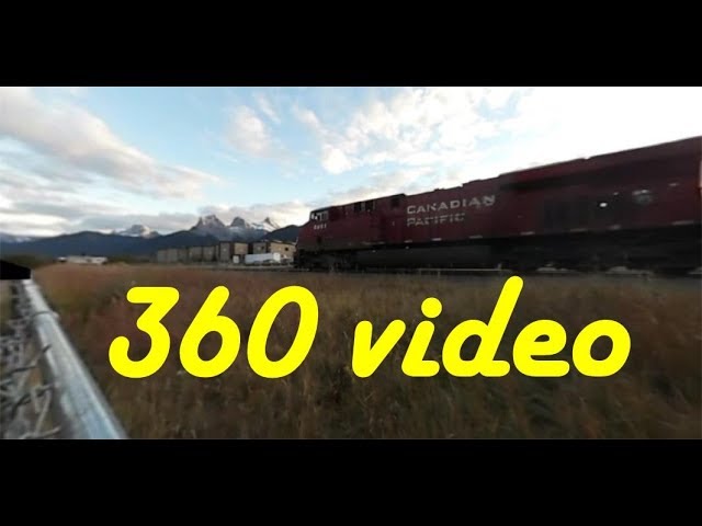 Count the good carriages of a Canadian train in a 360 video!