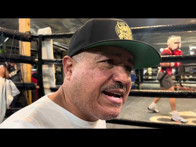 WHO SAT WITH ROBERT GARCIA AT HIS TABLE WHEN HE WON TRAINER OF YEAR AWARD - ESNEWS BOXING