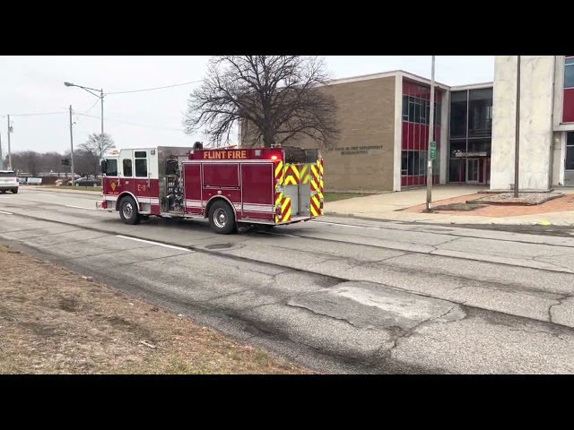 Flint City Fire | E11 and Safety Officer Responding on a Structure Fire in Flint City | 12/07/22