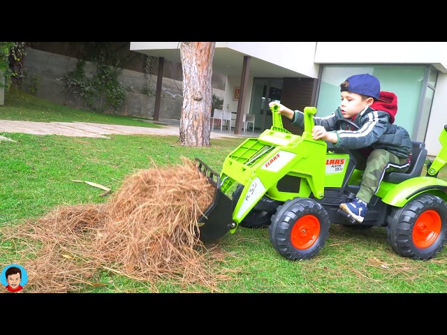 Kid Unboxing Assembling and ride on Tractor Excavator Power Wheels