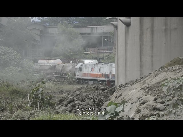 KERETA API SEMEN MASUK SILO  (PT SEMEN PADANG)