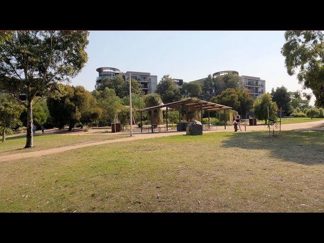 A walk through Sir William Fry Reserve