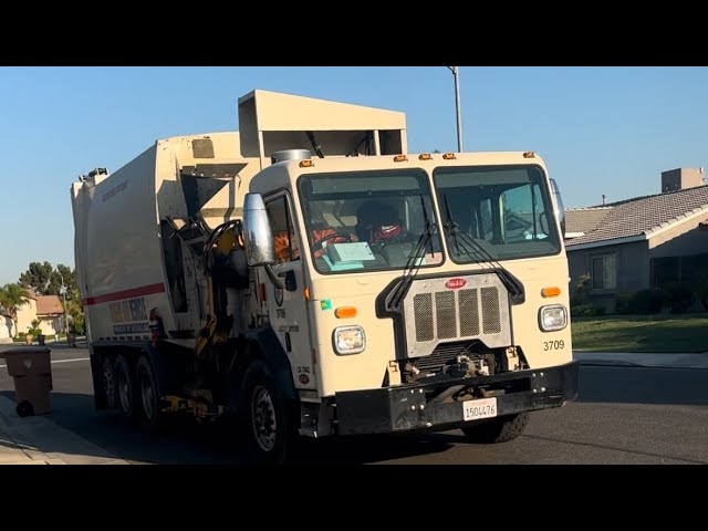 Bakersfield city Garbage trucks Peterbilt 320,520,Wayne.