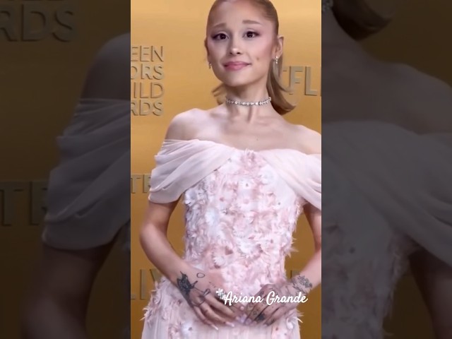 Ariana Grande Stuns in Bespoke LOEWE Gown at the 31st SAG Awards !