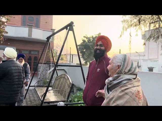 ਘਰ ਦੇ ਗਏ ਲੋਹੜੀ ਤੇ ਬੰਬੇ ਅਤੇ ਪੂਨੇ Manroop & Mehtab ਬਹੁਤ ਰੋਈਆਂ😫😭||Vlog 132||Family Tadka