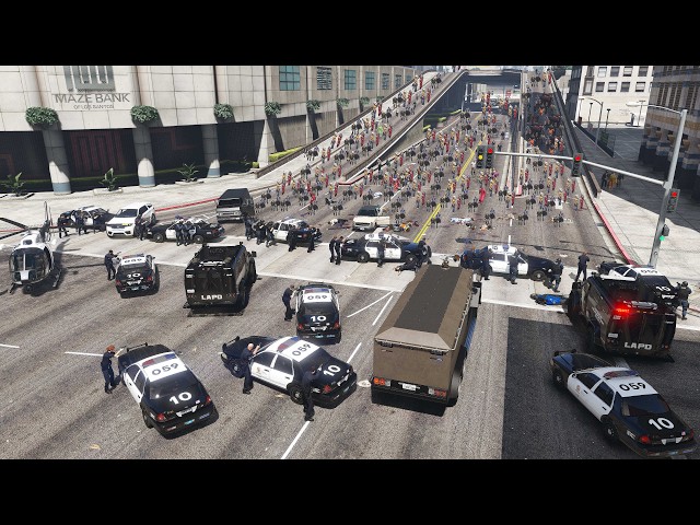 Downtown Defensive Perimeter | GTA V w/Zombie War Mod