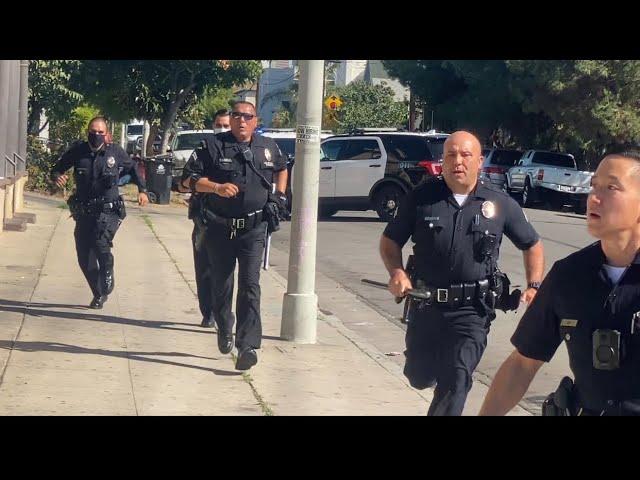 LAPD Respond to man with chair swarm location less than a minute !!!