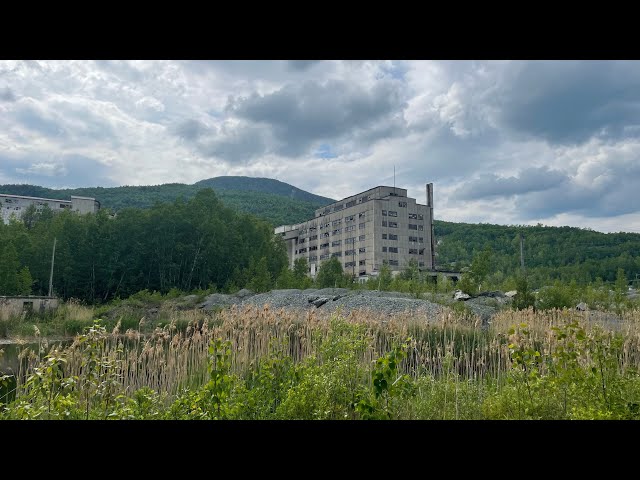 Exploring the country’s largest abandoned asbestos mine (Eden mills Vermont)