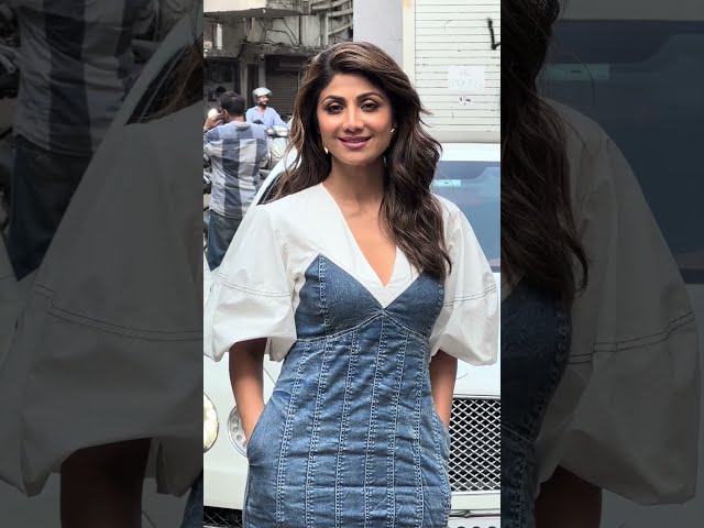 #ShilpaShetty looks absolutely gorgeous