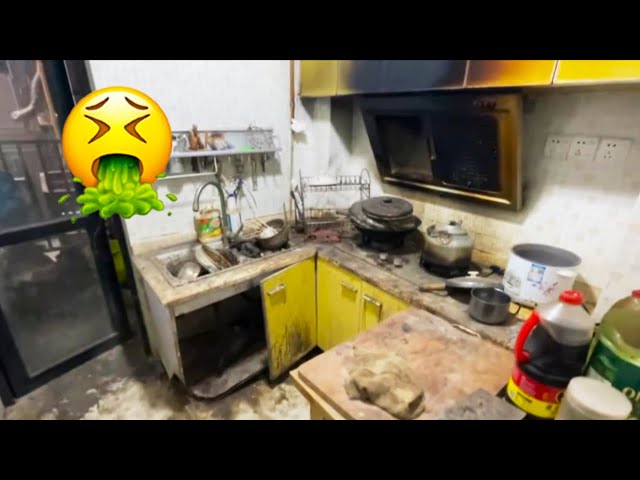 🤢Can You Believe That This MESS Is The Result Of The Old Couple Living There For A YEAR?😨