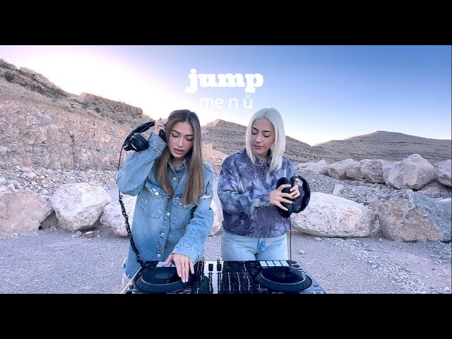 Jump | Official Lyric Visualizer | me n ü