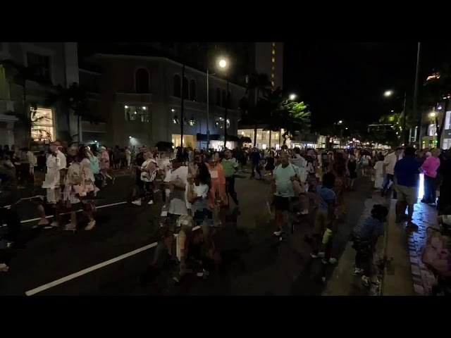 LIVE Waikiki Christmas Parade 2024