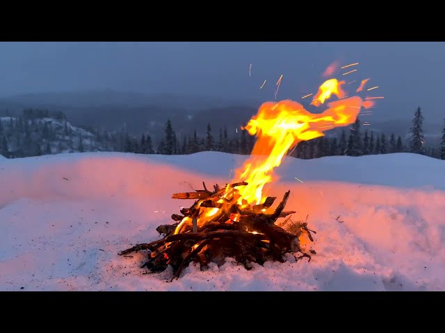 🔥Campfire in the snow ❄️ Winter scenery 🗻 Lively fire with crackling sounds