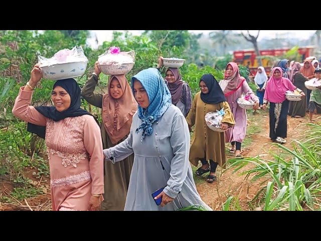 Tradisi Lamaran di sebuah desa pedalaman.Beginilah suasana lamaran di desa pedalaman.Kearifan lokal