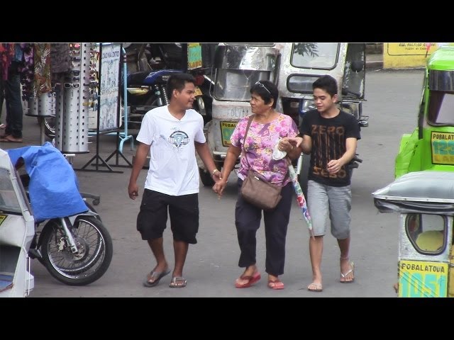 Holding People's Hand - Pinoy Public Pranks