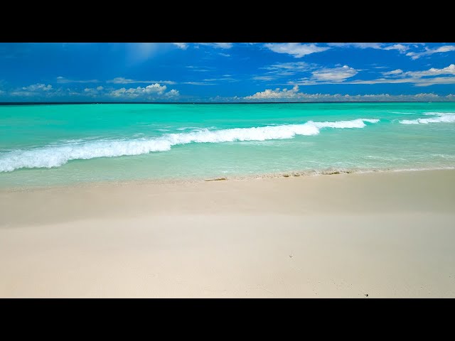 4K Maldivian Sands: Tranquility From The Island of InterContinental