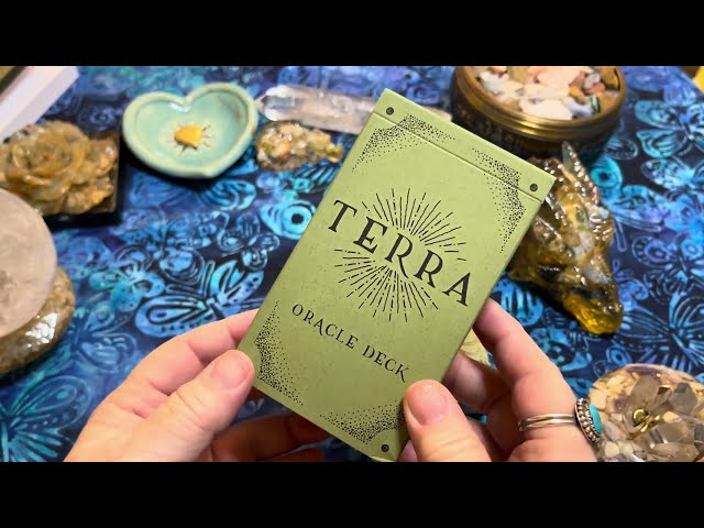 Deck Walk Through of the Terra Oracle Deck by Lindsey Cummins and Lucas Keown