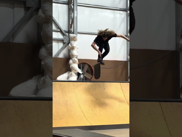 Mike does a fingerflip, a 180, and it ends in disaster!