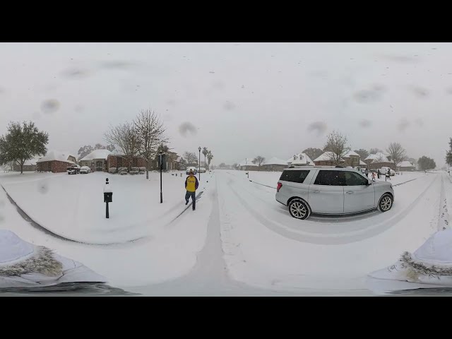 Snowfall in Ascension Parish, Louisiana (360-VR-8K)