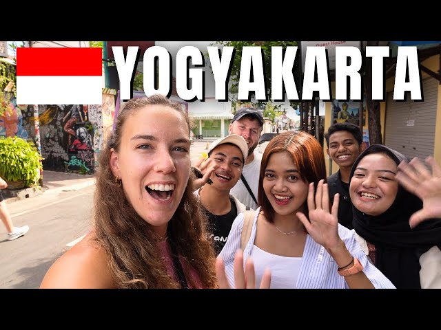 THIS is how the locals of JAVA treat you? 🇮🇩 YOGYAKARTA!