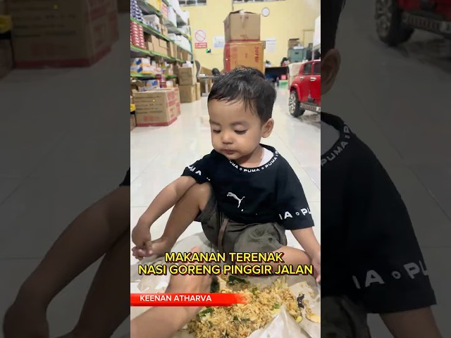 MAKAN TERBAIK ADALAH NASI GORENG PINGGIR JALAN !