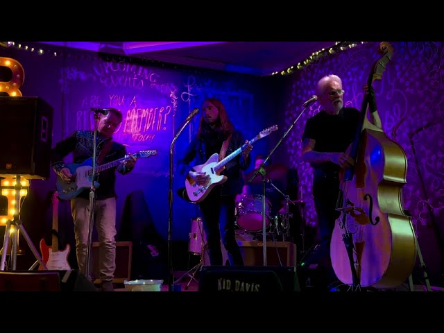 Kid Davis & the Bullets, "Surfadelic (excerpt)"  Live at Rehoboth Ale House