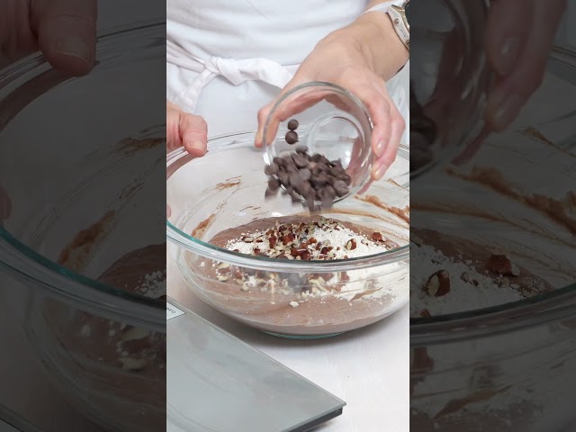 How to Make Chocolate Brownies That Melt in Your Mouth! #shorts