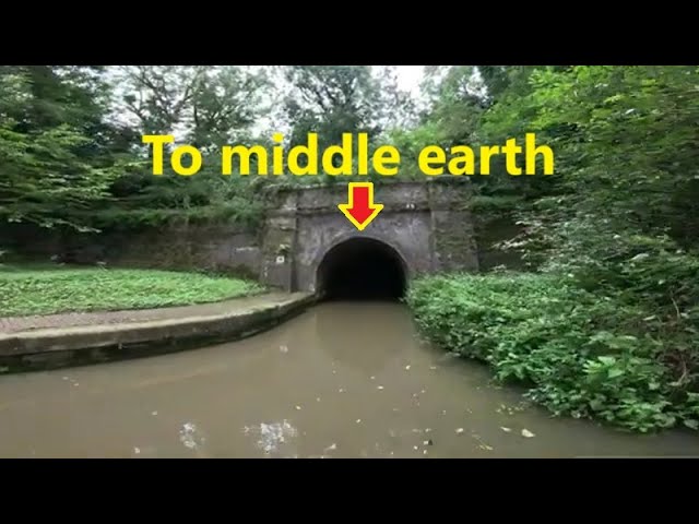 It is cold, dark and wet - A narrowboat journey into middle earth