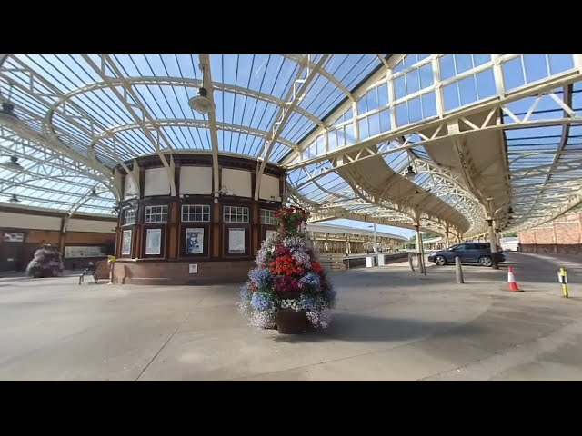 Wemyss Bay station down to pier on 2021-07-24 at 1718 in VR180 3D 4K