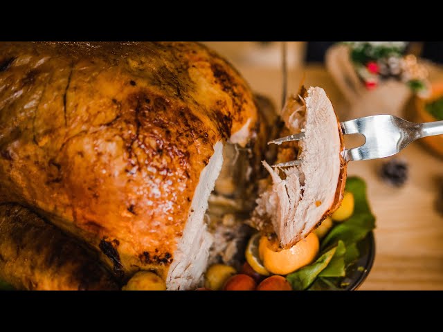 Pouring Boiling Water Over A Whole Turkey Is A Game-Changer