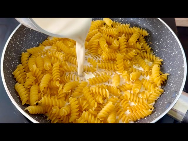 EASIEST and most delicious creamy pasta recipe! Only 3 ingredients quick dinner recipe.