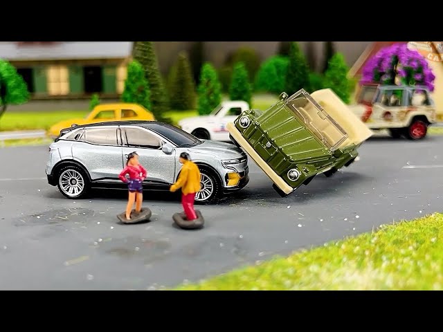 DIY Diorama Action: Diecast Chases, Crashes & Tow Truck Rescues