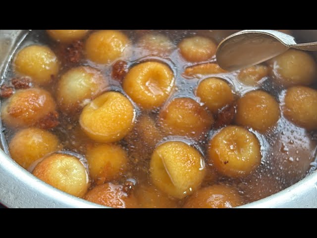 चलो आज घर पर गरमा गरम गुलाब जामुन बनाते है 🥰/ Gulam Jamun Sweets Vlog / VN Pahadi/ #vlog #gulabjamun