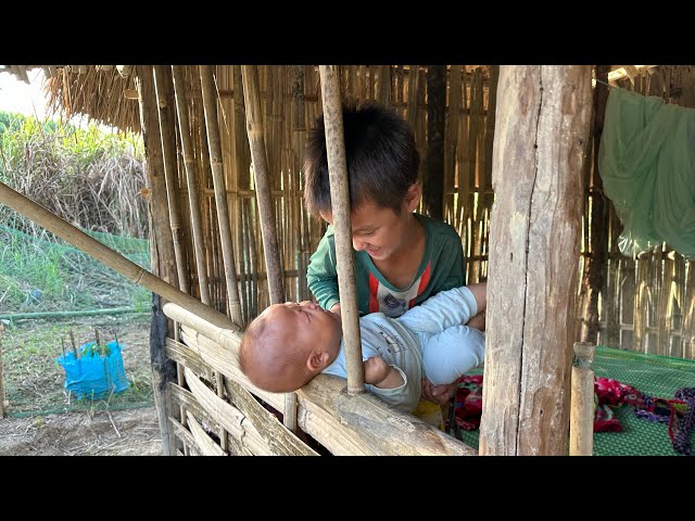 The difficult life of two poor orphans, without their mother by their side